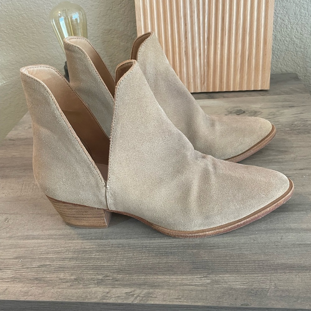 Free People Ankle Boot heel Slip on suede